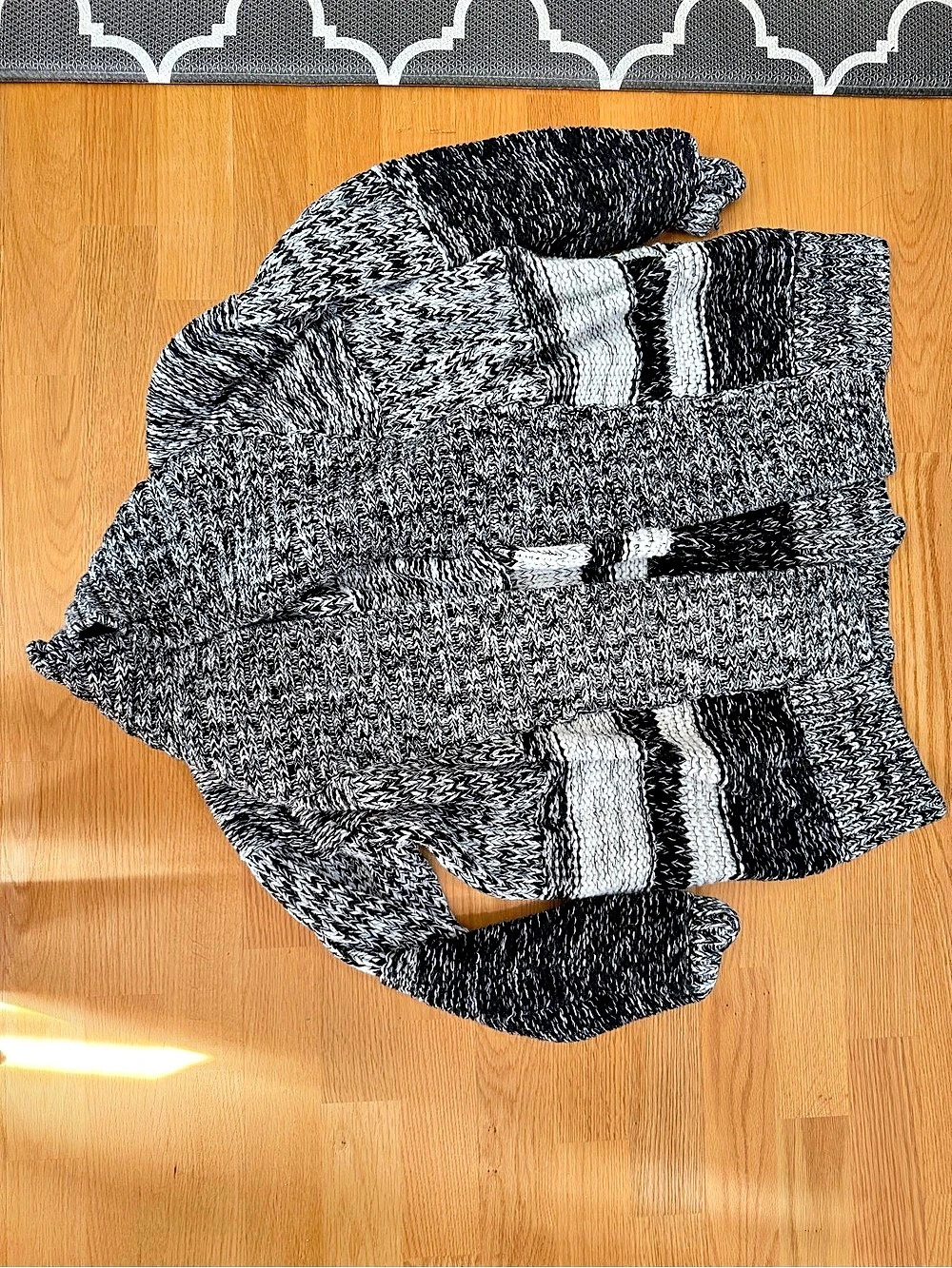 Gap Black & White Striped Cardigan Size Medium
